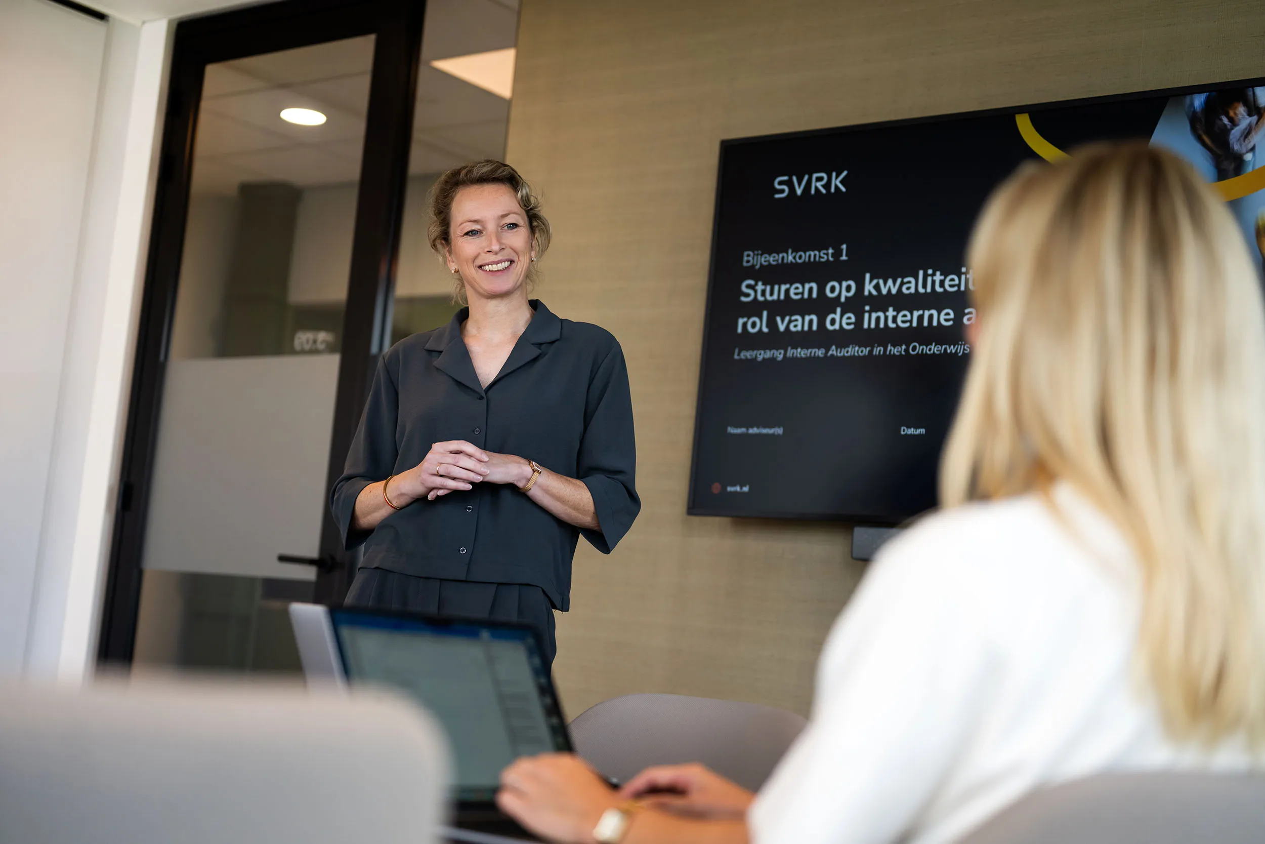 Adviseur presenteert over sturen op kwaliteit